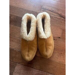 Cozy Sheepskin Lined Suede Slippers Womens Guide Gear 10M